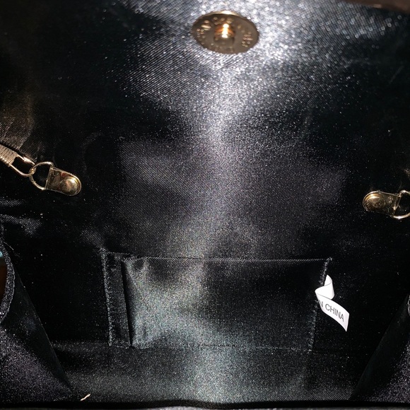 $Final$ New Clutch Purse with Chainlink Strap - Picture 5 of 5